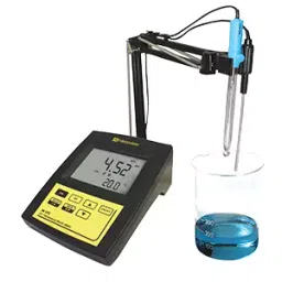 Milwaukee pH and temperature Laboratory Bench Meter - Mi150-30