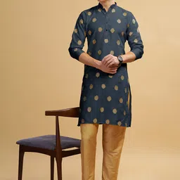 Anouk Men Bandhani Striped Thread Work Kurta-image-79