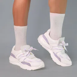 Monrow Women Round Toe Sneakers-image-18