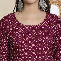 HERE&NOW Selection Of 2 Geometric Printed Round Neck Straight Kurtas image 5