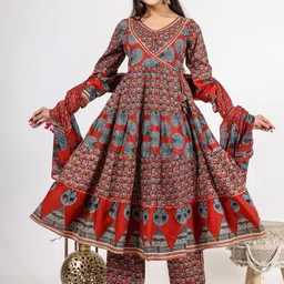 clothonus Women Ethnic Motifs Printed Pleated Kurta with Trousers & With Dupatta-4