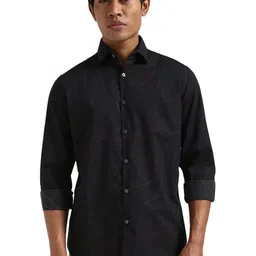 Calvin Klein Jeans Men Spread Collar Abstract Printed Cotton Slim Fit Casual Shirt-image-95