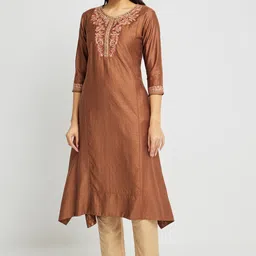 Span Floral Embroidered Round Neck A-Line Kurta-38
