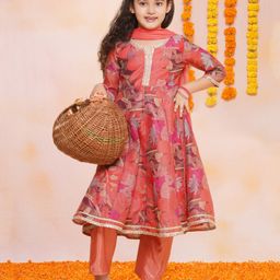 Bitiya By Bhama Silk Woven Three Fourth Sleeves Floral Printed Gota Lace Embellished Kurta Pant With Dupatta Set - Peach-image-90