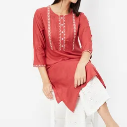 max Floral Yoke Design Thread Work Straight Kurta-picture-0