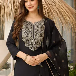URMIR FASHION Women Ethnic Motifs Embroidered Regular Thread Work Kurta with Trousers & With Dupatta-picture-39
