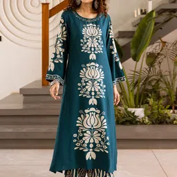 DIVASTRI Women Floral Printed Kurta with Palazzo-18