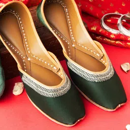 YASSIO Women Ethnic Embellished Mojaris Flats-picture-32