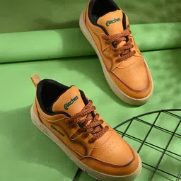 glitchez Men Angry Birds Colourblocked Sneakers-image-57