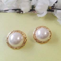 FIMBUL Gold-Plated Pearls Beaded Circular Shaped Studs-15