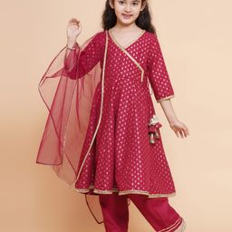 Bitiya By Bhama Cotton Woven Three Fourth Sleeves Ethnic Foil Motifs Printed & Gota Lace Embellished Kurta Pant With Dupatta Set - Maroon-image-43