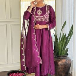 HERE&NOW Women Ethnic Motifs Embroidered Empire Thread Work Pure Silk Kurta with Trousers & With Dupatta-picture-38