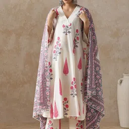 Moara Women Floral Printed Layered Pure Cotton Kurta with Trousers & With Dupatta-10
