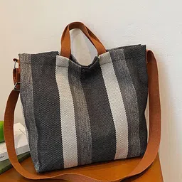 StyleCast x Revolte Colourblocked Bucket Handheld Bag-12