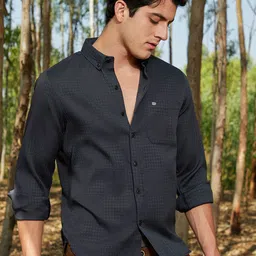 Campus Sutra Men Comfort Fit Button-Down Collar Textured Casual Shirt-image-90