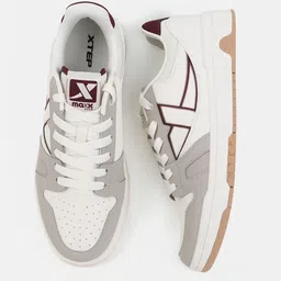 Xtep Men Colourblocked Round Toe Sneakers-19