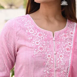Bunaai Women Printed Regular Thread Work Kurta with Trousers & With Dupatta image 2