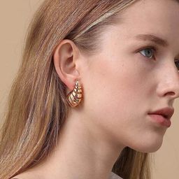 DressBerry Set Of 2 Teardrop Shaped Studs image 5