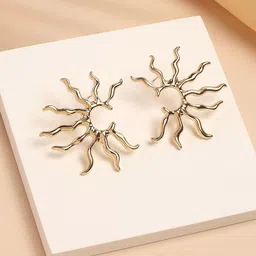 Bohey by KARATCART Contemporary Studs Earrings-13
