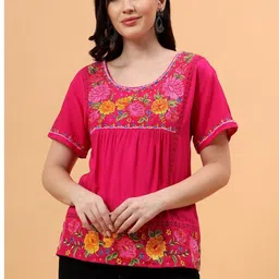 SAAKAA Floral Embroidered Boxy Top-picture-28