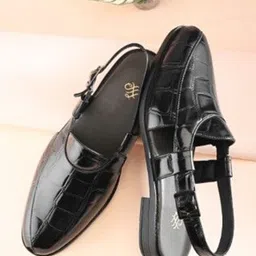 House of Pataudi Men Textured Peshawari Shoe-Style Sandals With Buckle-image-27