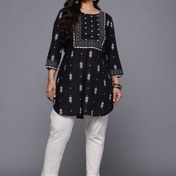 A PLUS BY AHALYAA Plus Size Geometric Printed Tunic-image-2