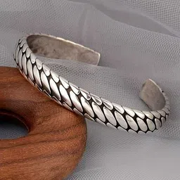 Bling Queen Silver-Plated Engraved Tire Pattern Cuff Bracelet-image-20