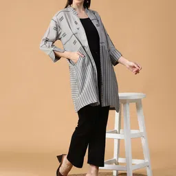 Tiara Geometric Printed Cotton Mandarin Collar Shrug-30