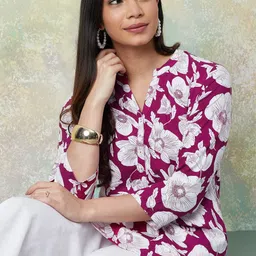 Melange by Lifestyle Women Floral Printed Mandarin Collar Kurti-image-3