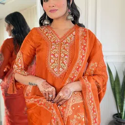 PARNAVI Women Embroidered Regular Thread Work Kurti with Trousers & With Dupatta image 5