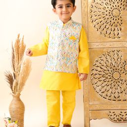 Superminis Cotton Full Sleeves Solid Kurta Pyjama & Chevron Printed Jacket - Yellow-image-30