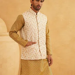 SOJANYA Men Regular Thread Work Kurta with Churidar image 5