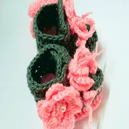 Knits & Knots crochet Flower Design Booties - Grey-picture-4