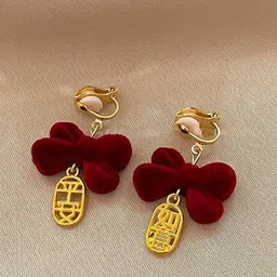 VAGHBHATT Gold-Plated Geometric Drop Earrings-21