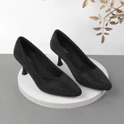 Metro Women Pointed Toe Kitten Pumps-8