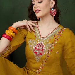 Sangria Yellow Floral Embroidered Regular Sequinned Kurta With Trouser With Dupatta-8