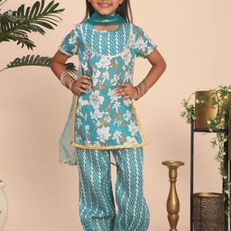 Cutiekins Girls Floral Printed Gotta Patti Kurta with Palazzos & Dupatta-picture-42