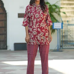 Kiana House Of Fashion Women Floral Printed Regular Pure Cotton Top with Trousers-image-48