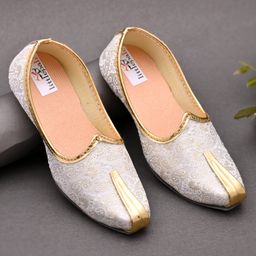 Little Palz Ethnic Motif Embroidered Mojaris - White-image-3