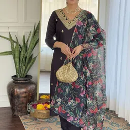 Ekta Textiles Floral Embroidered Thread Work Kurta With Trousers & Dupatta image 5