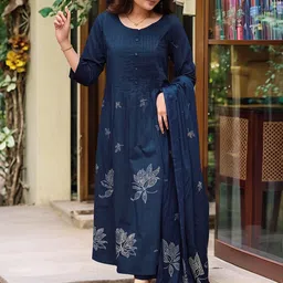 Aaghnya Women Viscose Rayon Printed Kurta Sets With Dupatta-picture-5