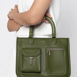 irth by house of titan IRTH Structured Handheld Bag image 1