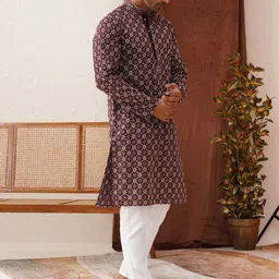 Jompers Men Embroidered Regular Sequinned Kurta with Pyjamas image 4
