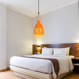 KINIS Orange & White Aluminium Abstract Shaped Ceiling Lamp-41
