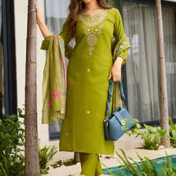 URMIR FASHION Women Floral Embroidered Regular Thread Work Kurta with Trousers & With Dupatta-picture-19