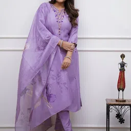 Growdamy Women Floral Embroidered Regular Thread Work Kurta with Trousers & With Dupatta-image-78