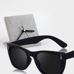 LEGEND EYEWEAR Unisex Black Full Rim UV Protected Lens Square Sunglasses-10