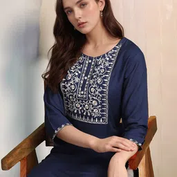 Tzelynn Women Woven Design Yoke Design Festive Straight Kurta-32