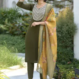 SHREE LAXMINARAYAN EXPORT Women Floral Embroidered Kurta with Trousers & Dupatta-picture-40