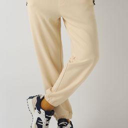 Bewakoof Men Solid Regular Fit Joggers-image-36